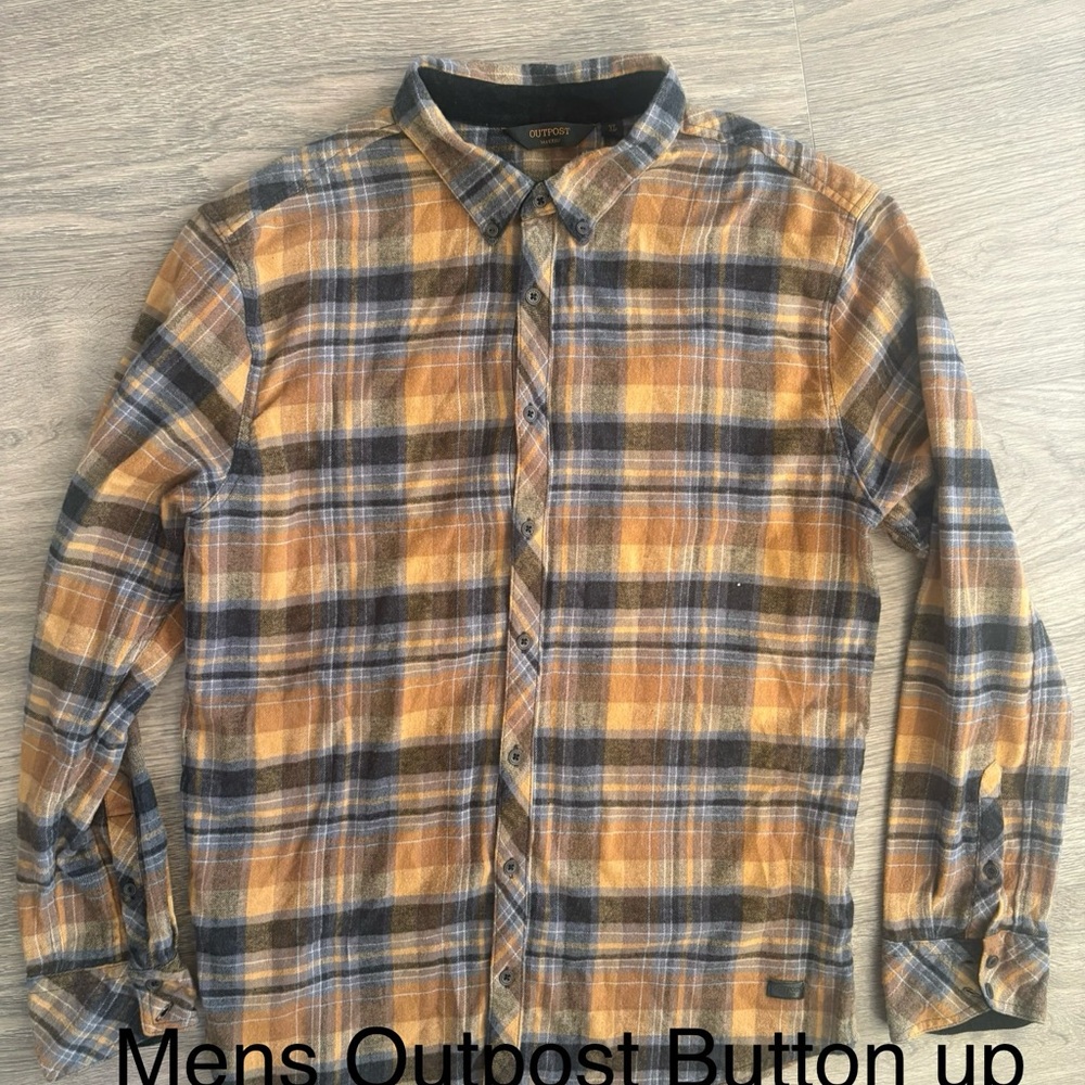 Men's Plaid Button-Up Shirt